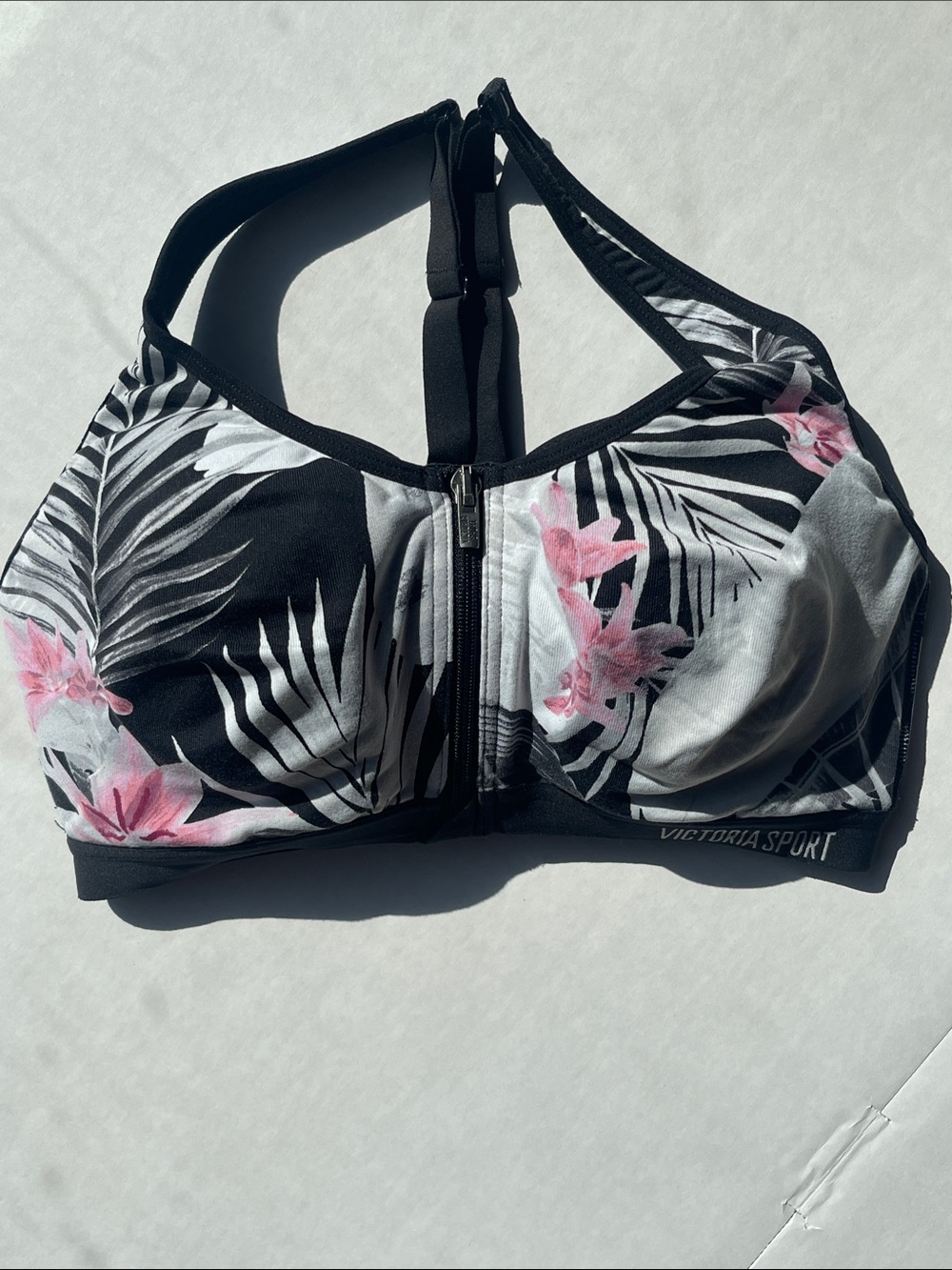 Victorias Secret Tropical Victoria Sport Knockout
Sports Bra